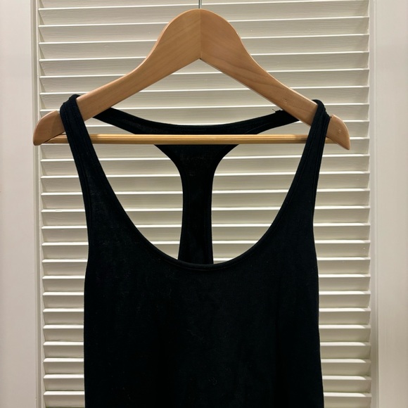 ✨ BLACK RACERBACK TANK ✨ - Picture 3 of 8